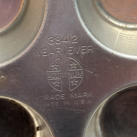 Set of 3 Vintage Mini muffin cupcake Cheesecake tins by WearEver aluminum - Picture 2 of 3